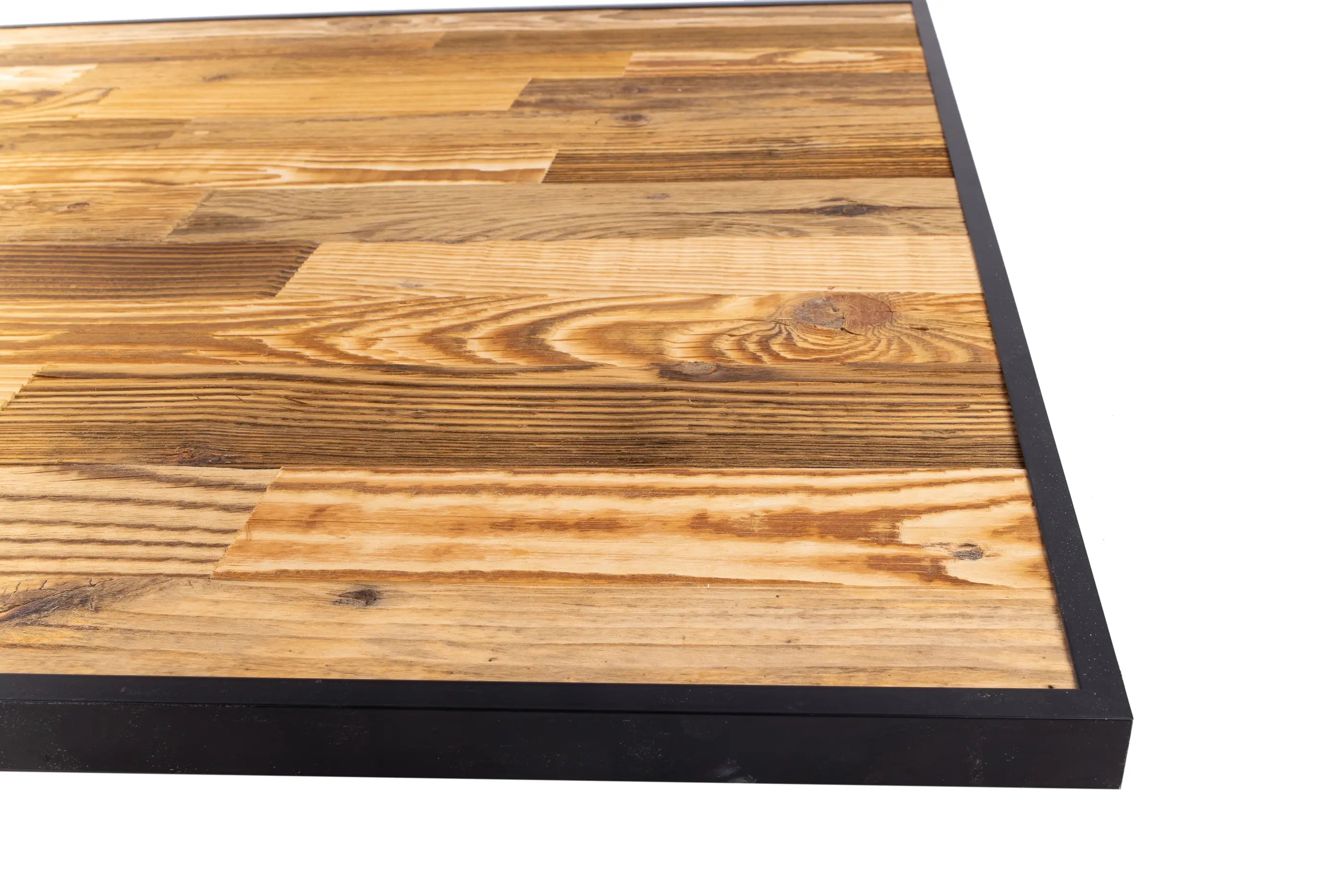 Paneel mit versetzten Schmalteilen im Profil